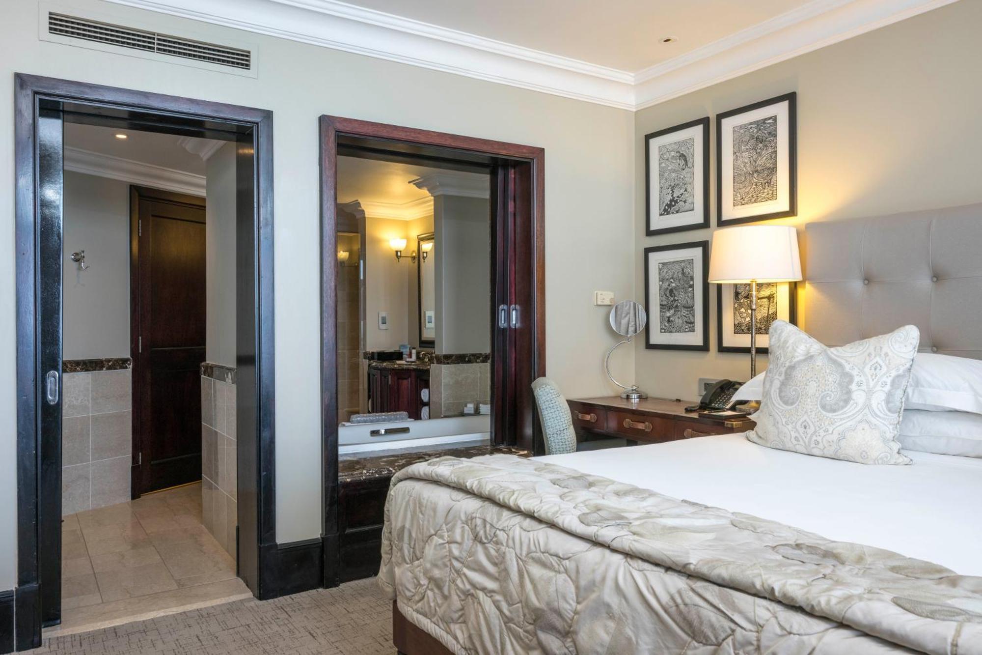 Beverly Hills Дурбан Екстер'єр фото A bedroom at the hotel