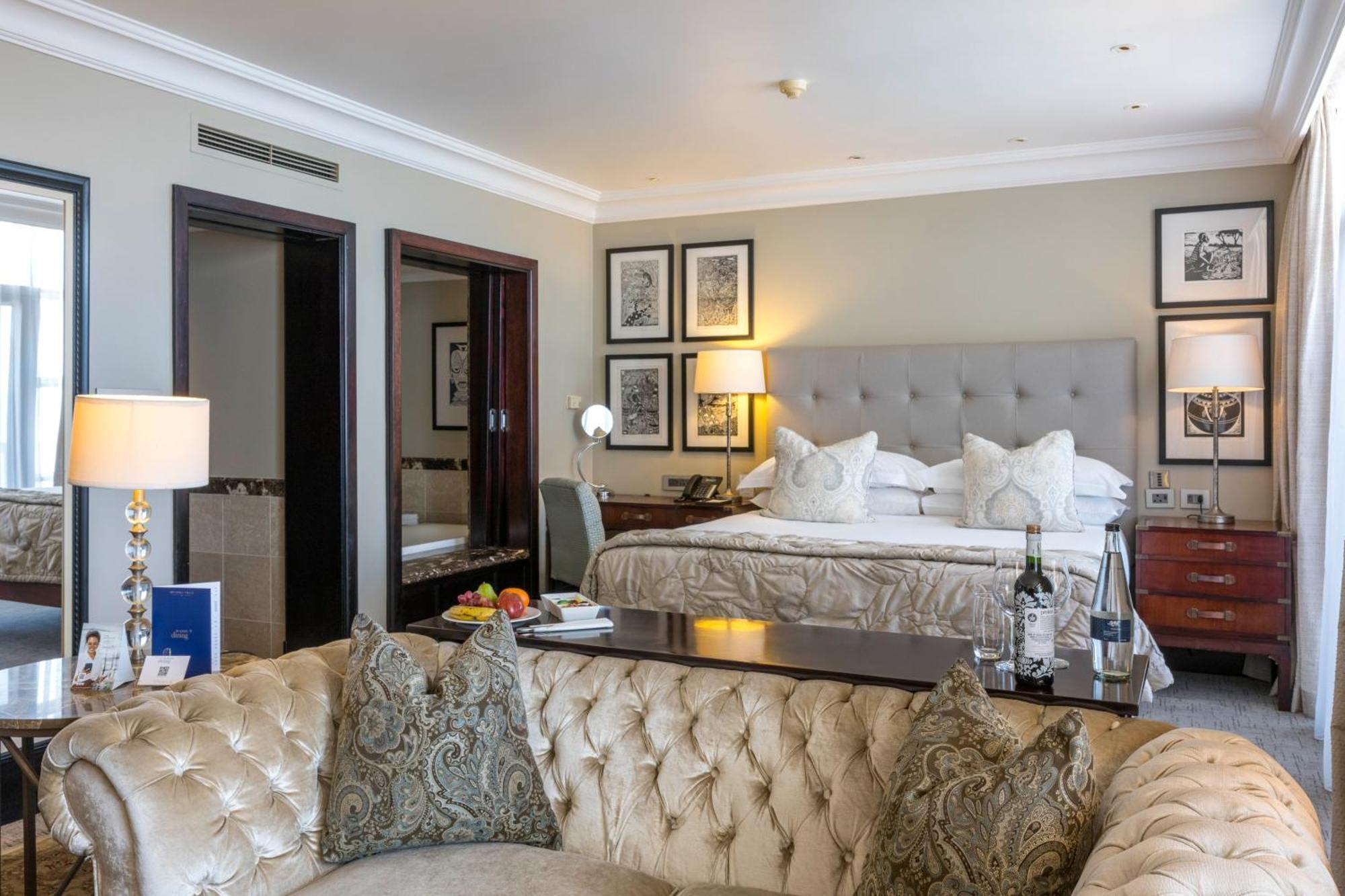 Beverly Hills Дурбан Екстер'єр фото A suite at the hotel
