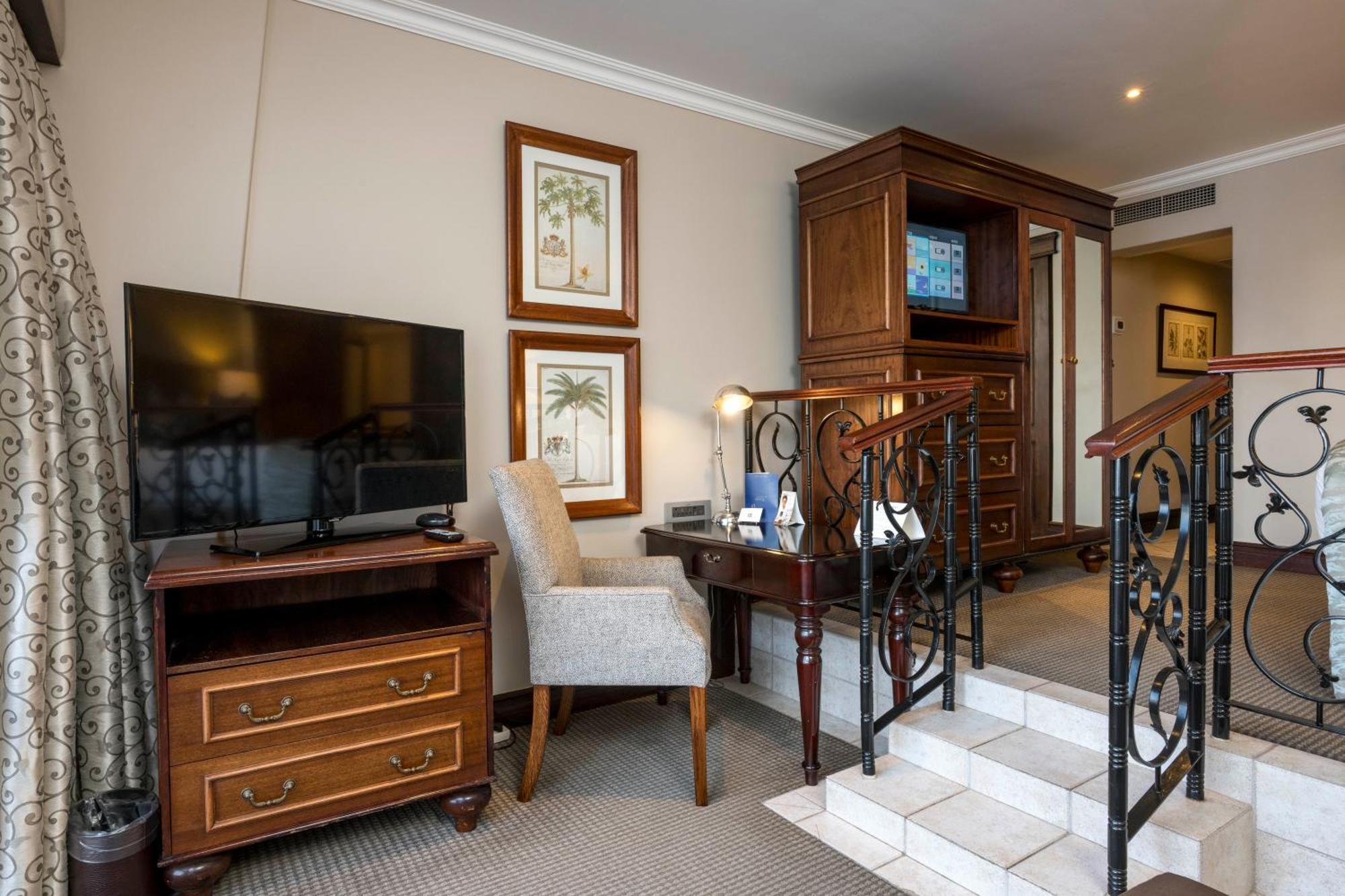 Beverly Hills Дурбан Екстер'єр фото A suite at the Taj Mahal Palace