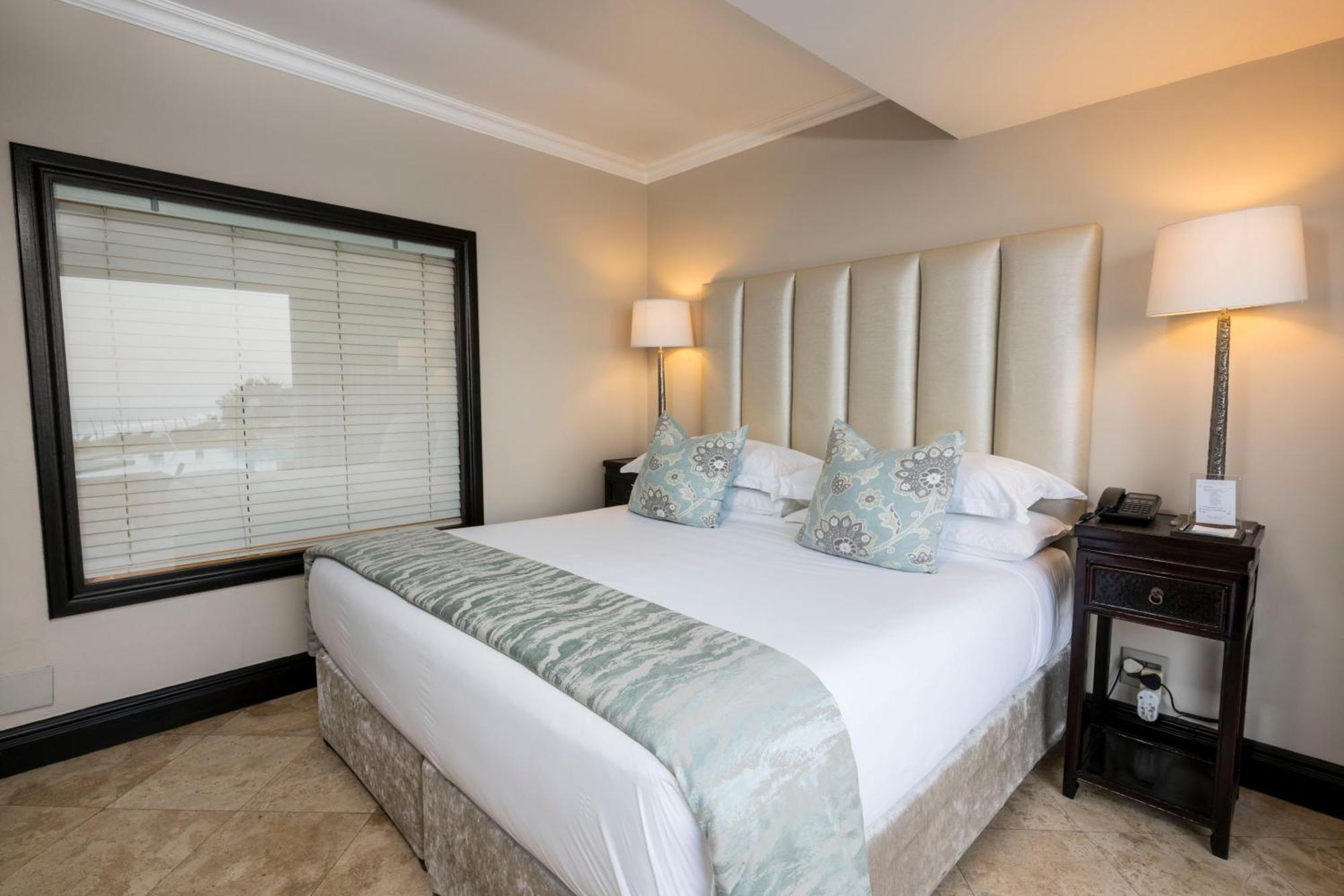 Beverly Hills Дурбан Екстер'єр фото A bedroom at the Taj Mahal Palace
