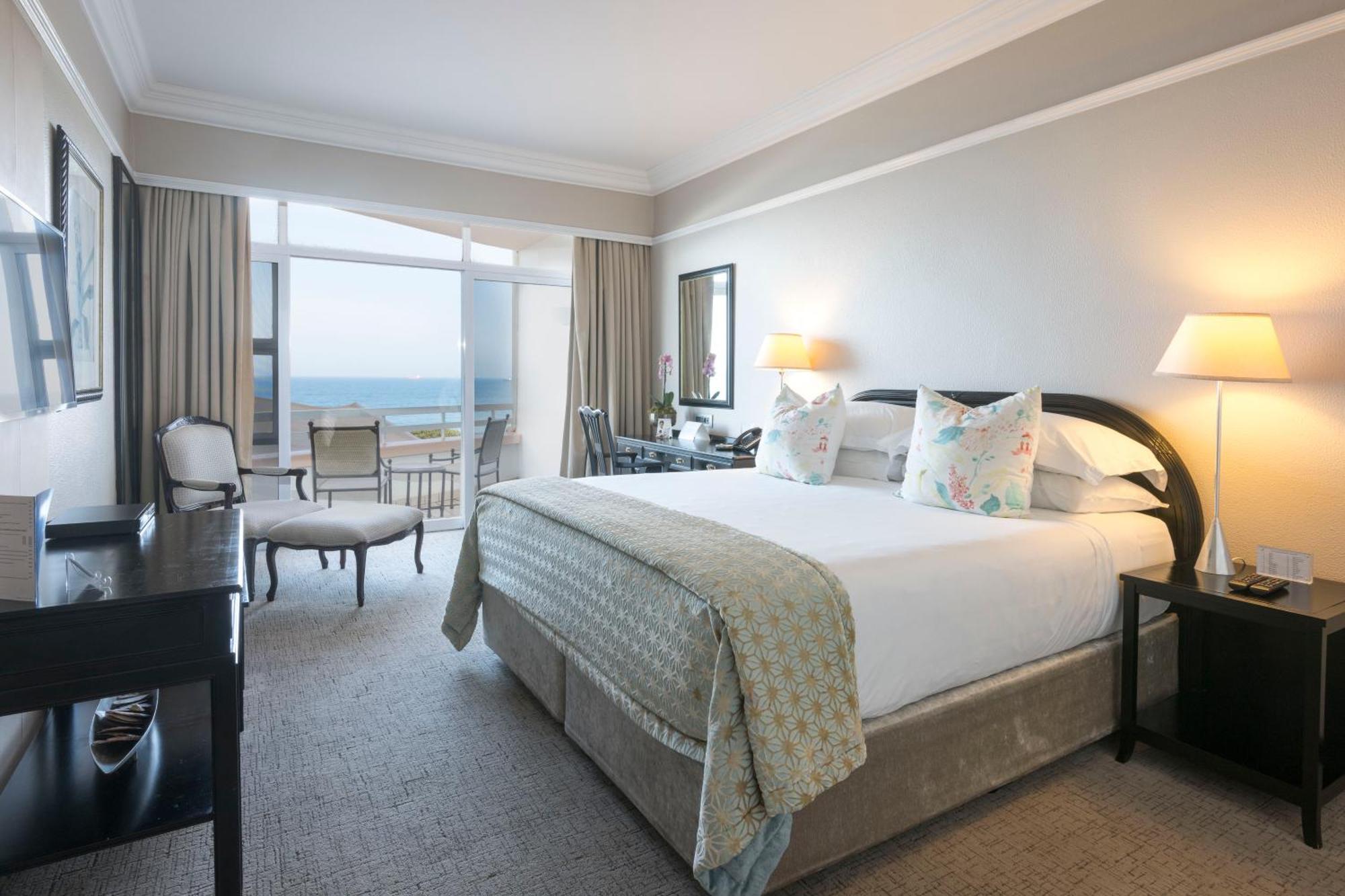 Beverly Hills Дурбан Екстер'єр фото A room at the Cape Town Protea Hotel